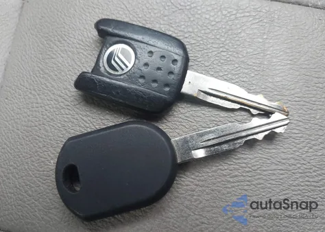 2010 Mercury Grand Marquis Ls (Fleet Only) z USA, uszkodzony, nr VIN 2MEBM7FV4AX630727